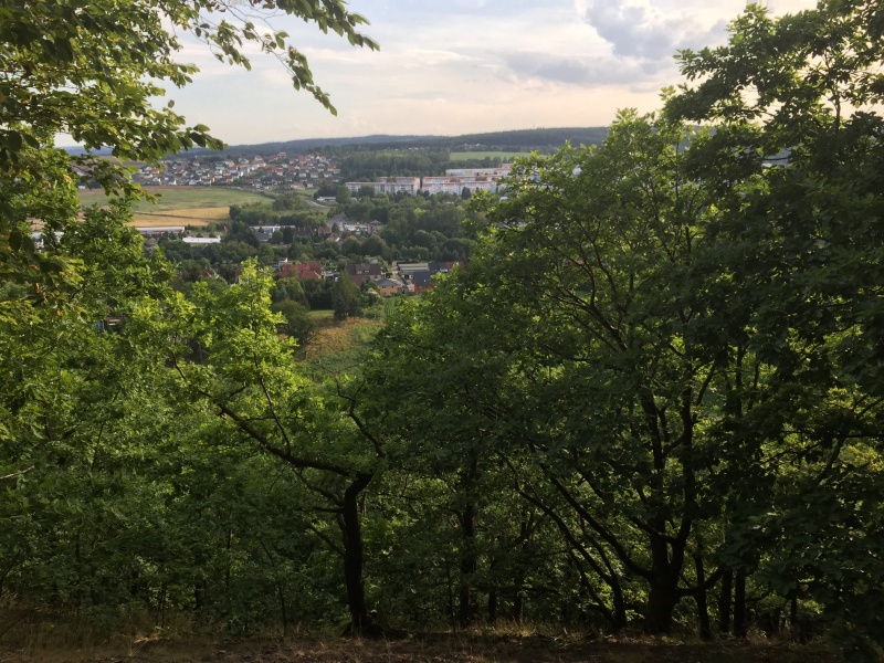 Datei:Blick vom Burgwartsberg auf Zauckerode und Döhlen 2.jpg